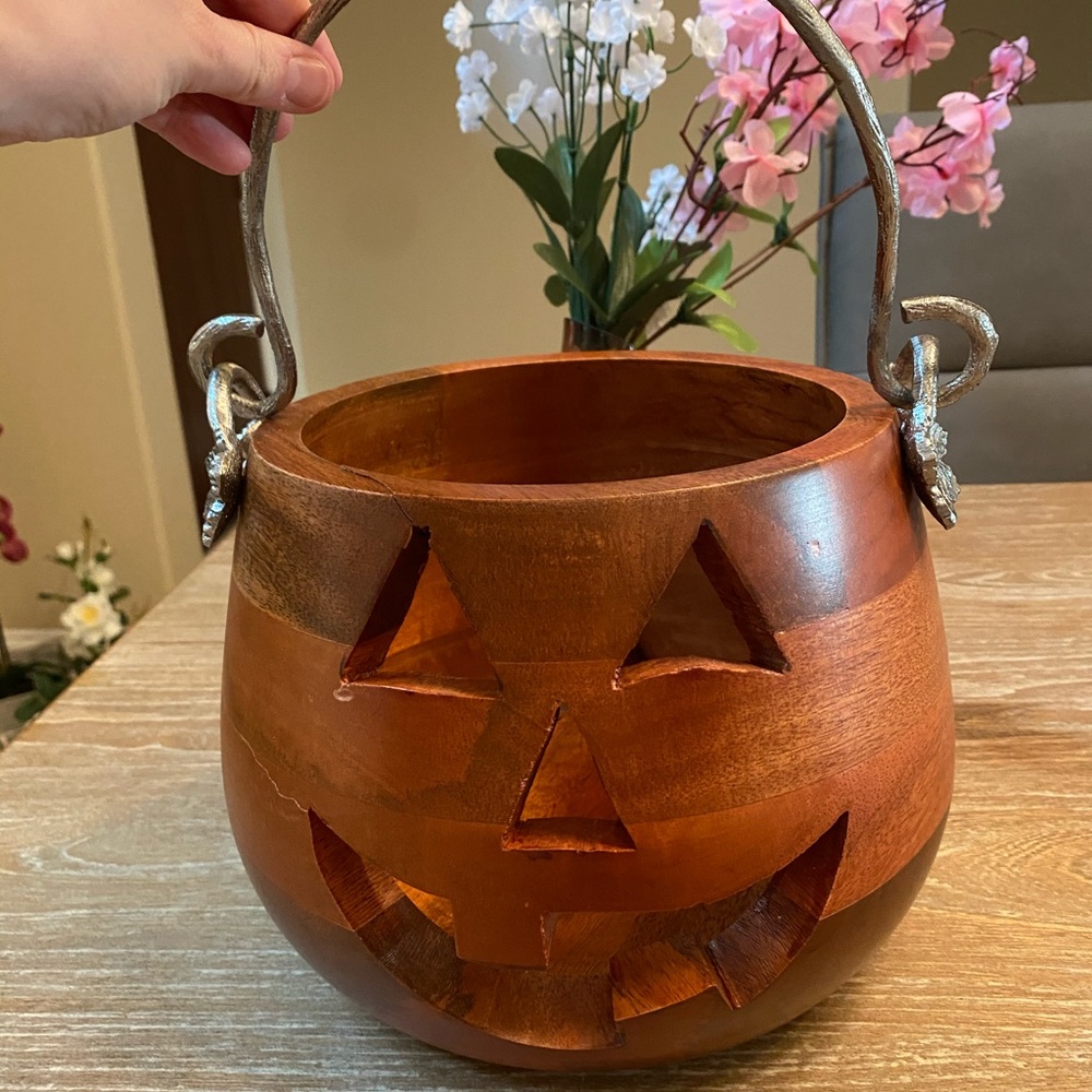 Hallowen decor - Picture 2 of 3